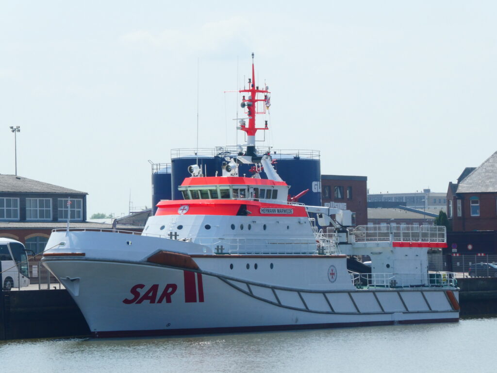 Die 46 m lange Hermann Marwede im Hafen von Cuxhaven