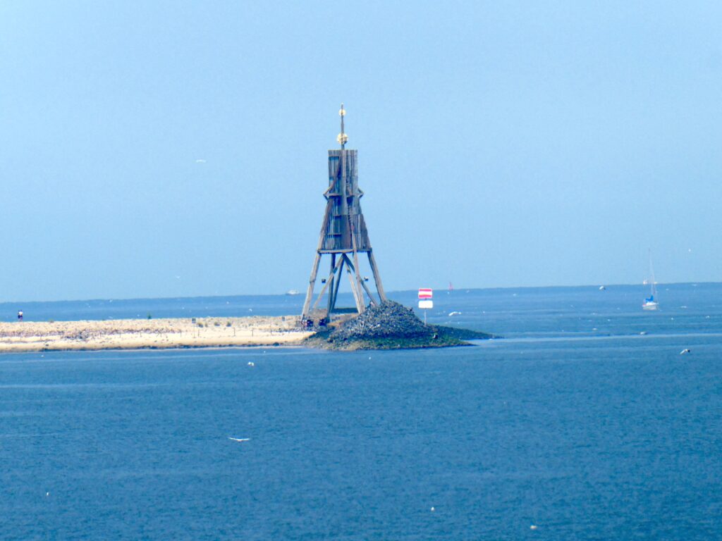 Die Kugelbake in Cuxhaven markiert das Ende der Elbe