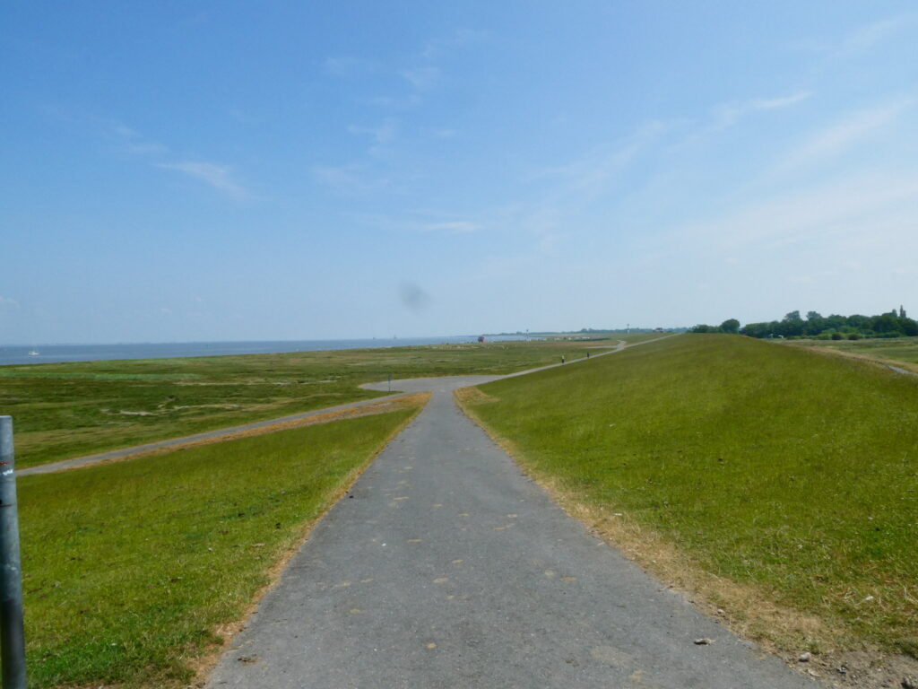 Am Elbedeich entlang nach Otterndorf