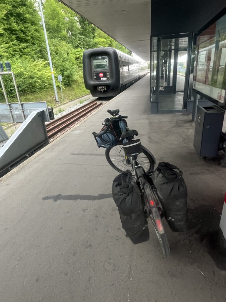 Ein Fahrrad am Bahnhof in Sønderborg