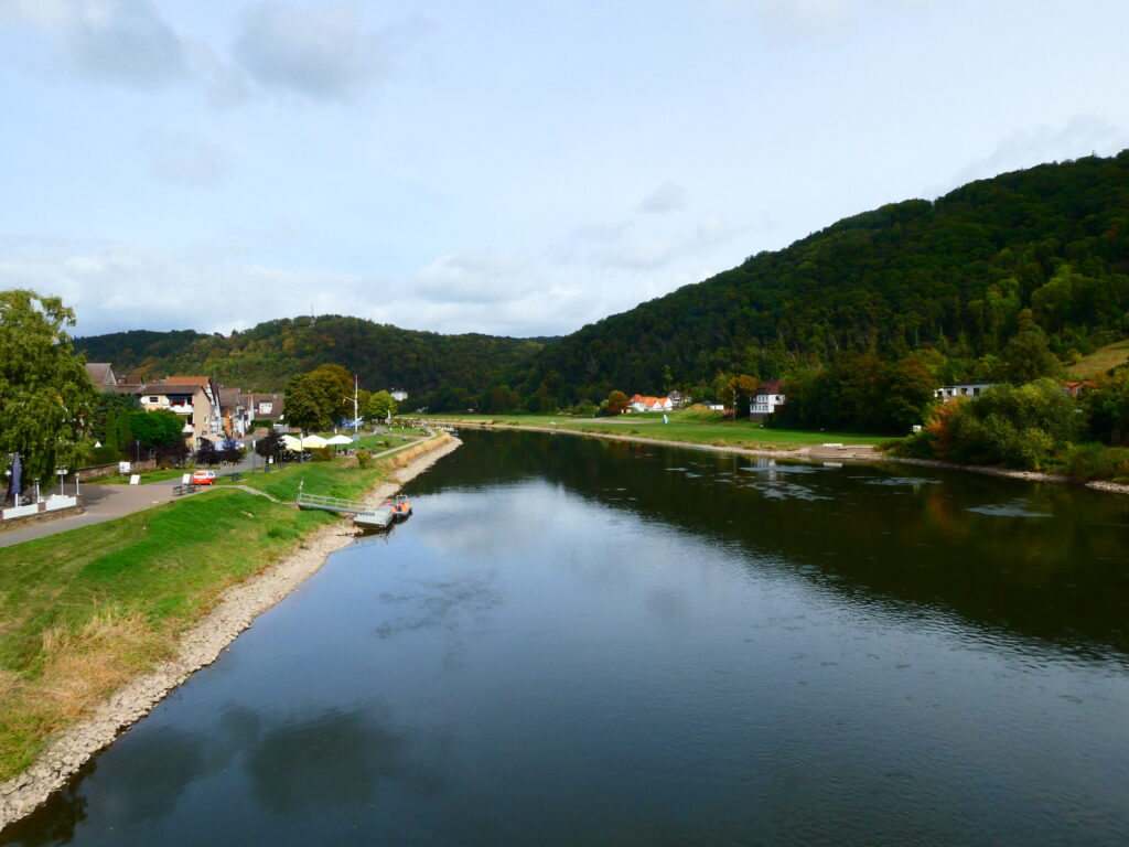 Blick von der Weserbrücke in Bodenwerder